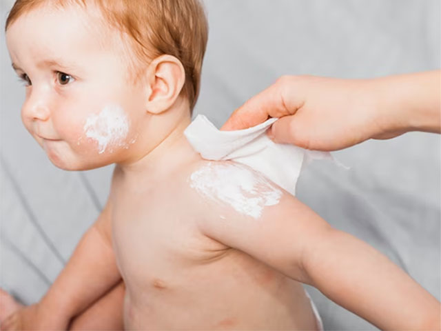 چه محصولاتی برای مراقبت از پوست نوزاد مناسب هستند؟