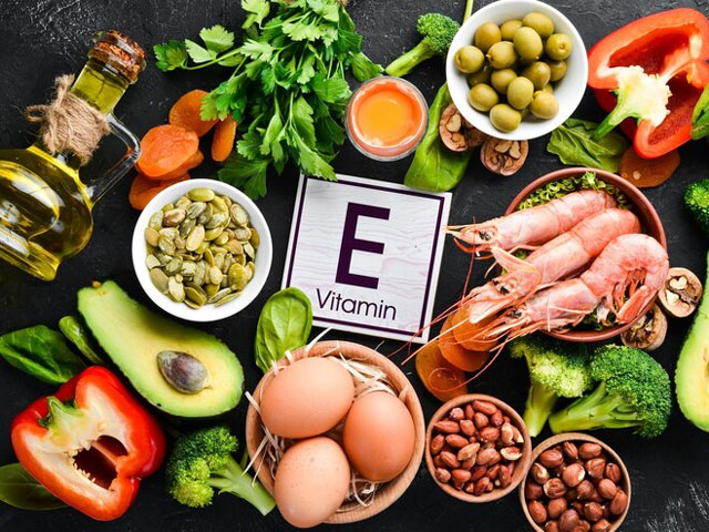 ویتامین E در چه چیزهایی وجود دارد ؟