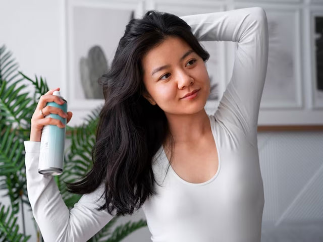 مزایا و معایب استفاده از شامپو خشک