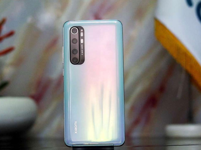 محصولات مناسب برای تمیز کردن گوشی مبایل